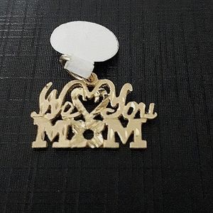 14K YELLOW GOLD" WE LOVE MOM" CHARM